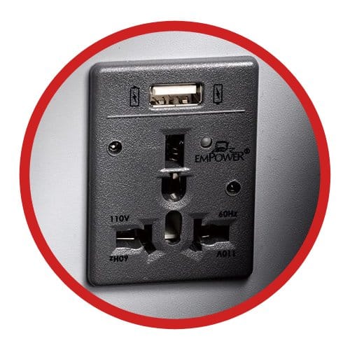 搭乘長途航班時如何使用呼吸器? | 日本厚生 Nippon Kousei 飛利浦呼吸器網路門市 飛機上的插座只要經航空公司許可亦可用於呼吸器 (如 EmPower 機上萬國插座)