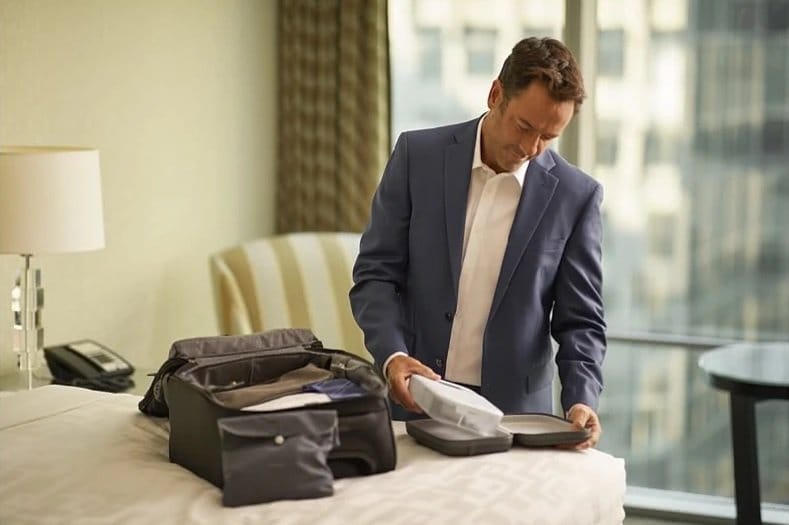 Nippon Kousei 日本厚生建議您在整理行李時，將必要物品連同呼吸器以登機箱或原廠收納包收妥後以手提行李登機